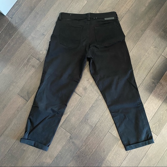 Calvin Klein Crops - Picture 4 of 5